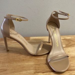 Stuart Weitzman nudistsong in smooth calf leather